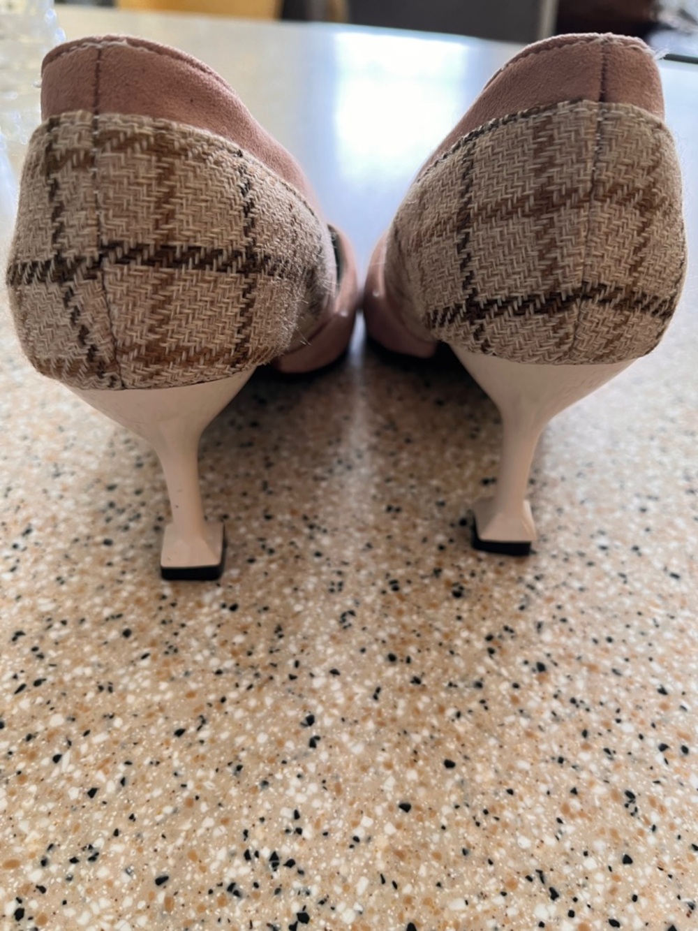 Pointed Toe Mixed-Material Pumps in Dusty Rose and Tan - Picture 2 of 5